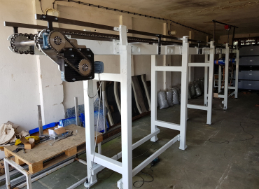 Automata láncos szállítópálya robotos állomáshoz